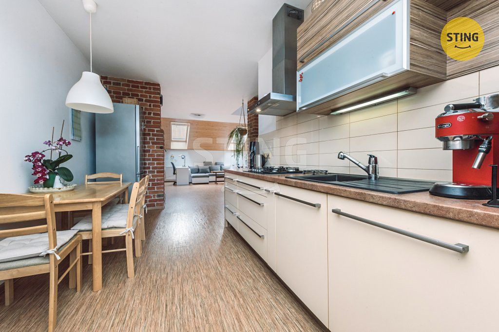 Prodej vícegeneračního domu 300 m², pozemek 214 m² – fotografie 5