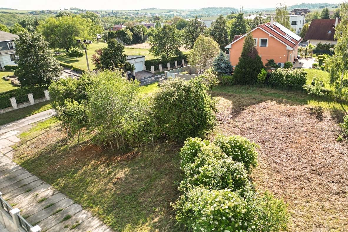 Prodej stavebního pozemku 887 m² – fotografie 3