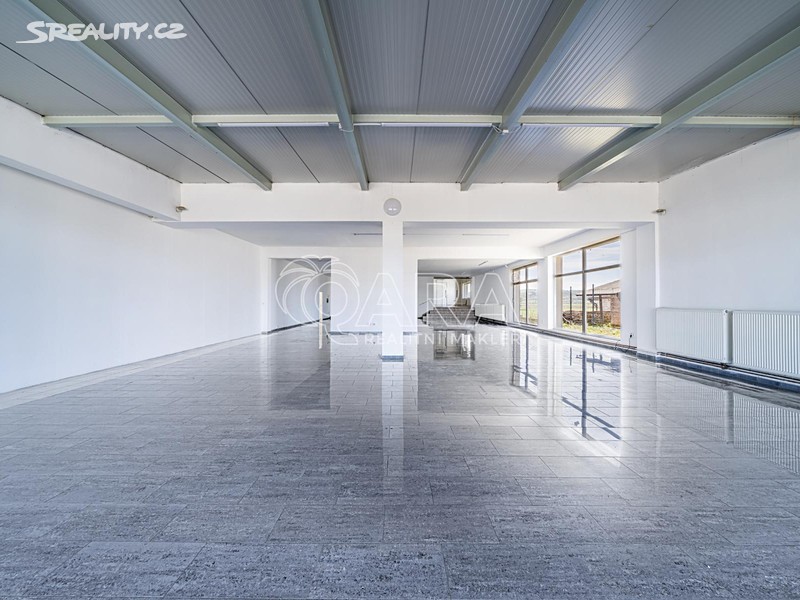 Pronájem obchodního prostoru 330 m² – pohled 2