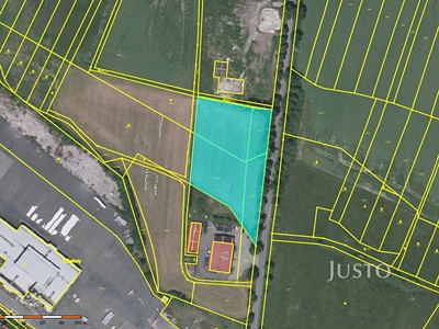 Prodej  komerčního pozemku 8 618 m²