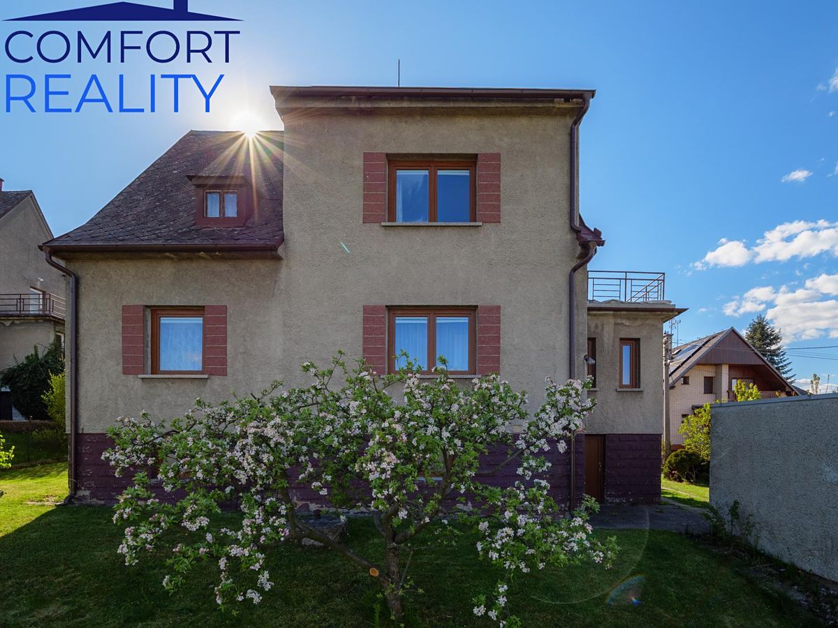 Prodej rodinného domu 250 m², pozemek 666 m² – fotografie 2