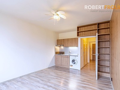 Pronájem bytu 1+kk 28 m²