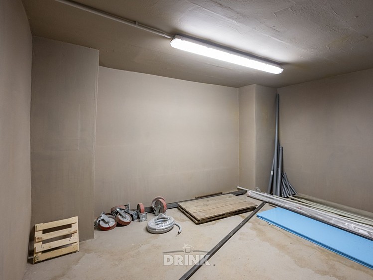 Prodej komerčního prostoru, 1 580 m² (37 z 45)