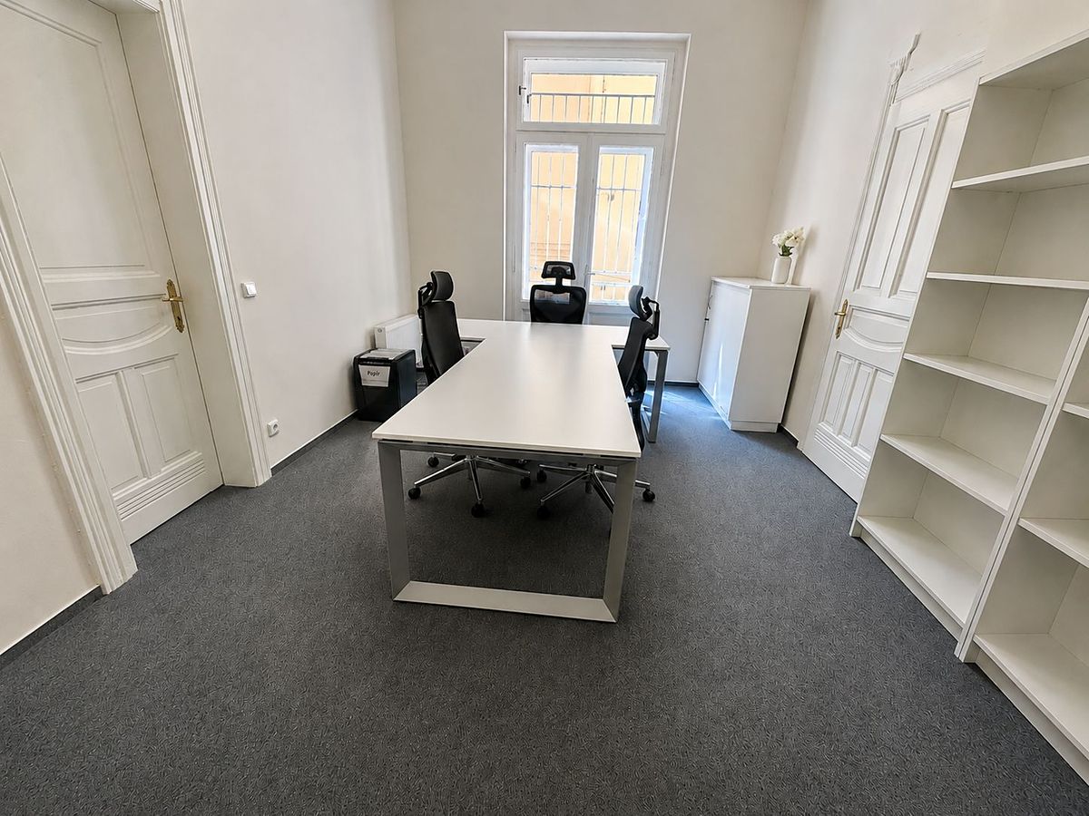 Pronájem kanceláře 19 m² – fotografie 3