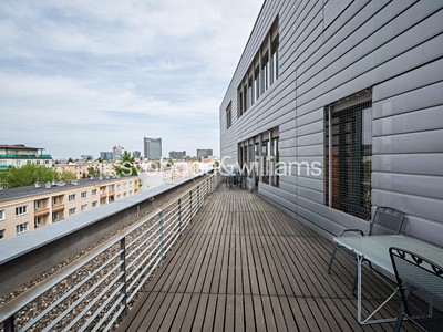 Pronájem kanceláře 707 m²