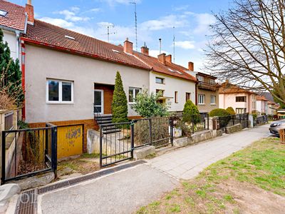 Prodej rodinného domu 225 m², pozemek 323 m²