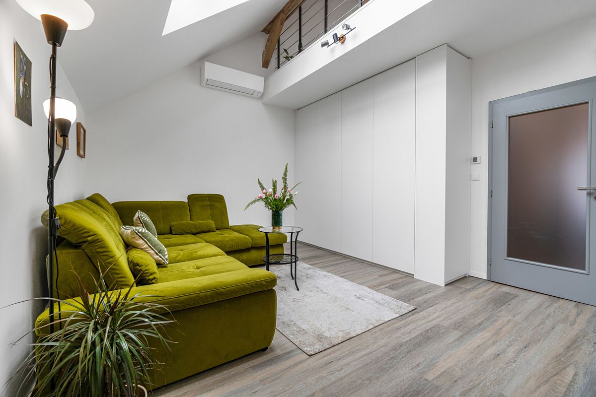 Prodej bytu 1+kk 77 m² – fotografie 4
