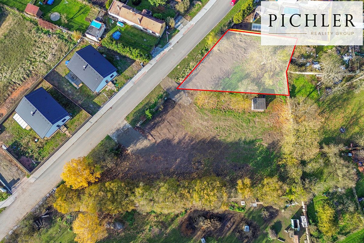 Prodej stavebního pozemku 763 m² – fotografie 2