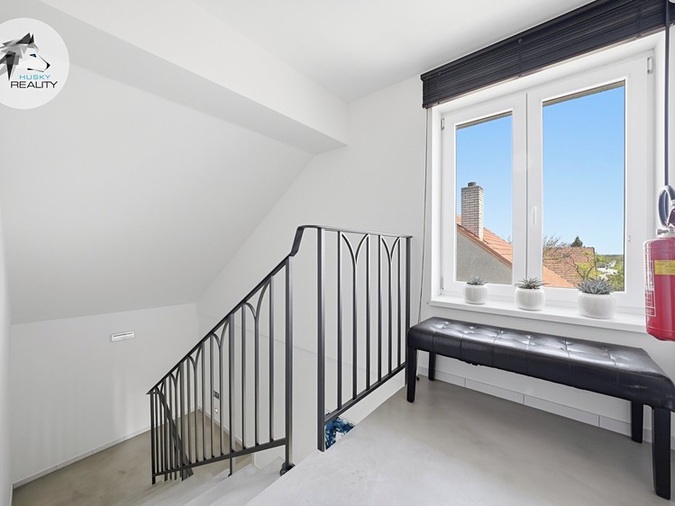 Prodej komerčního prostoru, 319 m² (69 z 80)