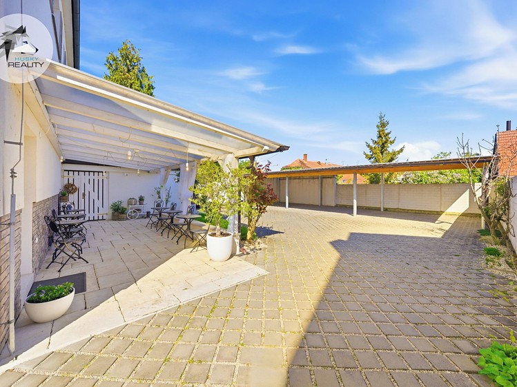 Prodej komerčního prostoru, 319 m² (30 z 80)