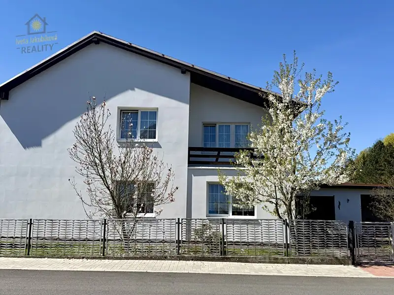 Prodej rodinného domu 230 m², pozemek 403 m², Bělá pod Bezdězem – náhled fotky 2