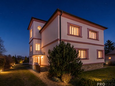 Prodej  vily 405 m², pozemek 1 796 m² — photo 2