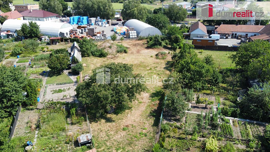 Prodej stavebního pozemku 2401 m² – fotografie 3