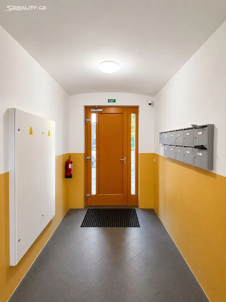 Prodej bytu 3+kk 66 m² – pohled 2