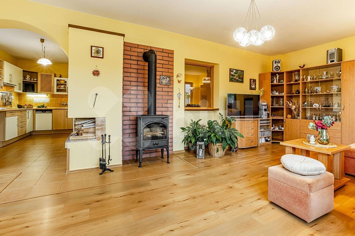Prodej rodinného domu 155 m², pozemek 564 m² – fotografie 3