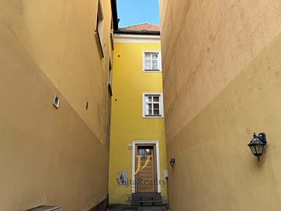 Pronájem bytu 1+kk 35 m²