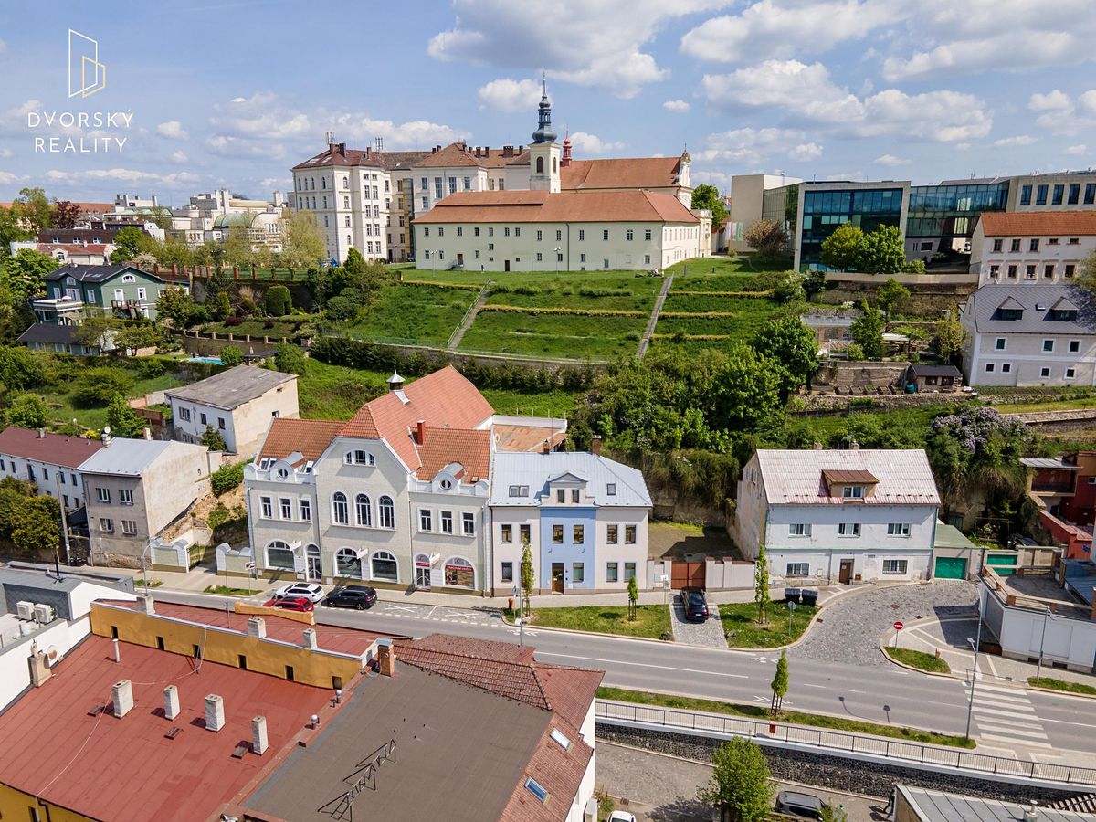 Prodej rodinného domu 305 m², pozemek 679 m²