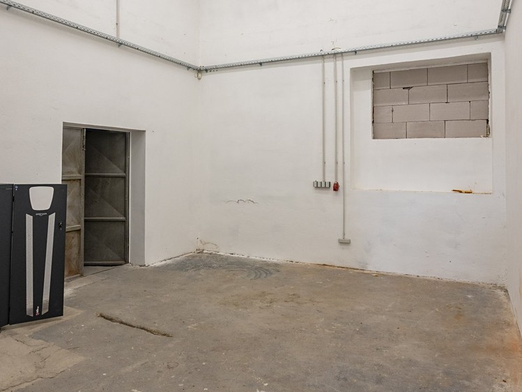 Prodej komerčního prostoru, 1 580 m² (15 z 45)