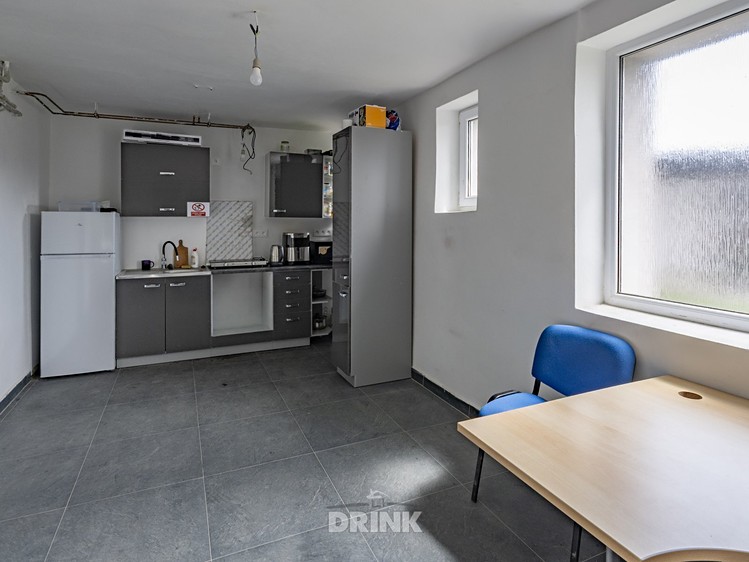 Prodej komerčního prostoru, 1 580 m² (17 z 45)