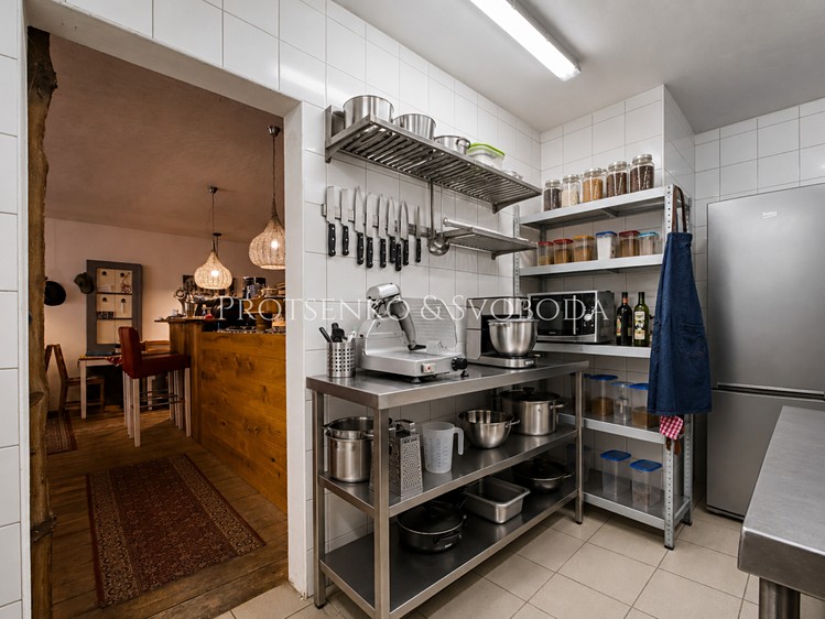 Комерційне приміщення на продаж, 650 м² (54 з 59)
