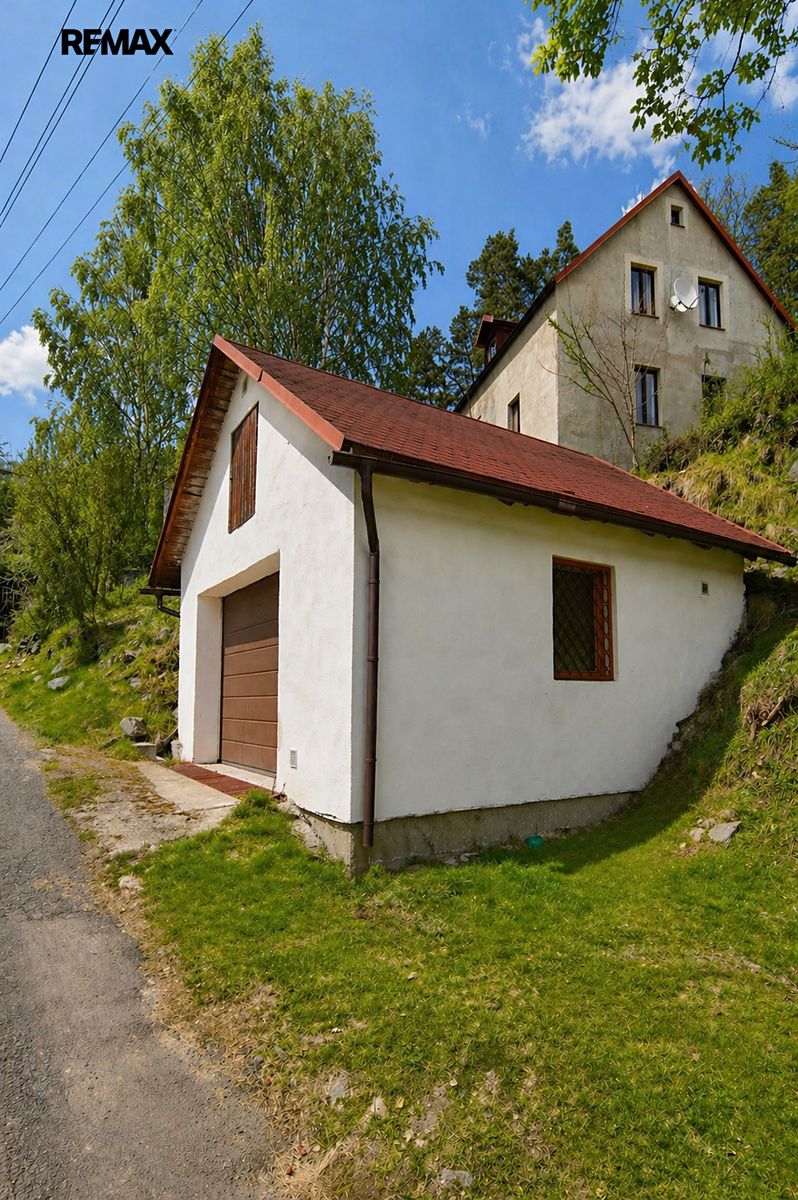 Prodej rodinného domu 170 m², pozemek 725 m² – fotografie 3