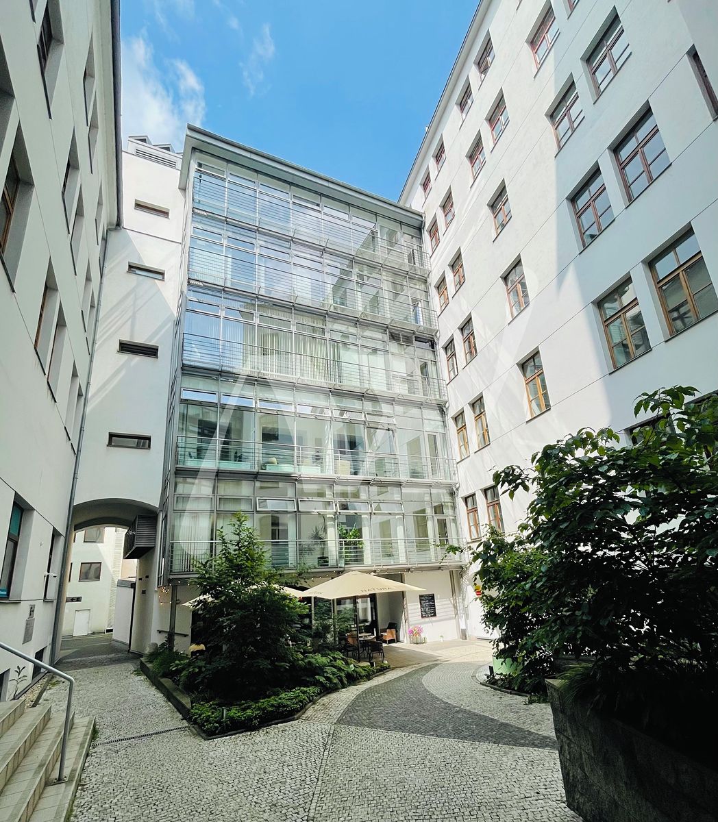 Pronájem kanceláře 218 m² – fotografie 3