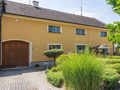 Prodej rodinného domu 350 m², pozemek 1275 m²