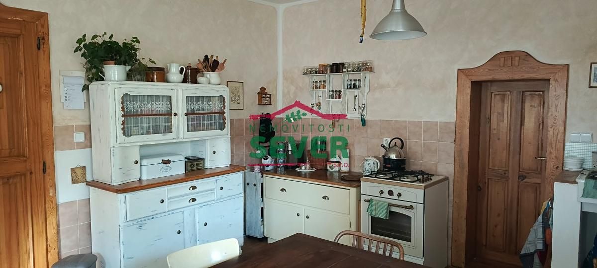 Prodej rodinného domu 220 m², pozemek 3229 m² – fotografie 4