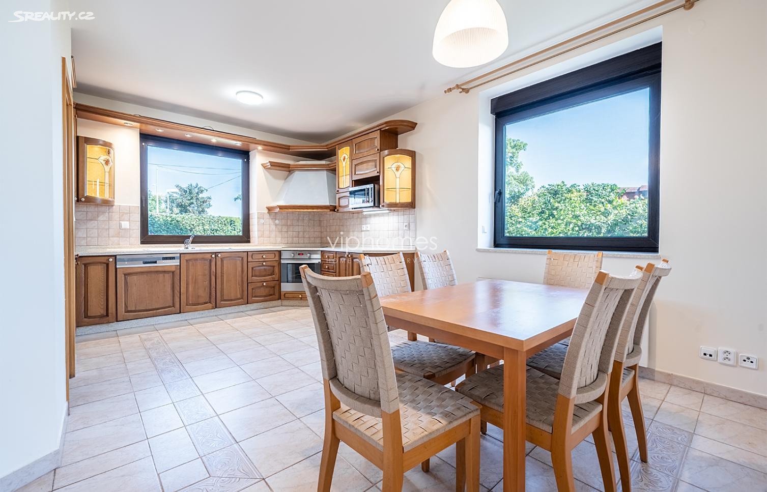 Pronájem  vily 280 m², pozemek 563 m² – pohled 4