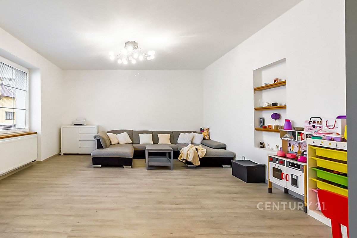 Prodej rodinného domu 410 m², pozemek 967 m² – fotografie 4