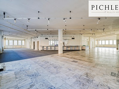 Pronájem kanceláře 650 m²