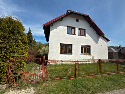Prodej rodinného domu 166 m², pozemek 2220 m²