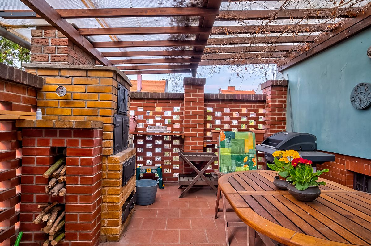 Prodej rodinného domu 268 m², pozemek 580 m² – fotografie 4
