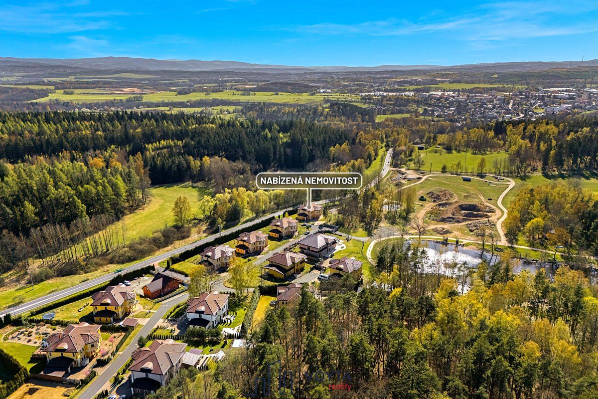Prodej vily 347 m², pozemek 1370 m² – fotografie 2