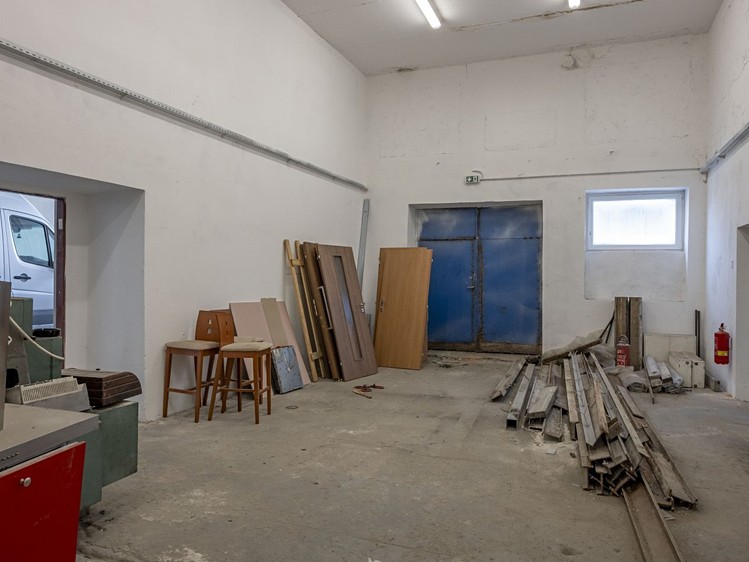 Prodej komerčního prostoru, 1 580 m² (16 z 45)