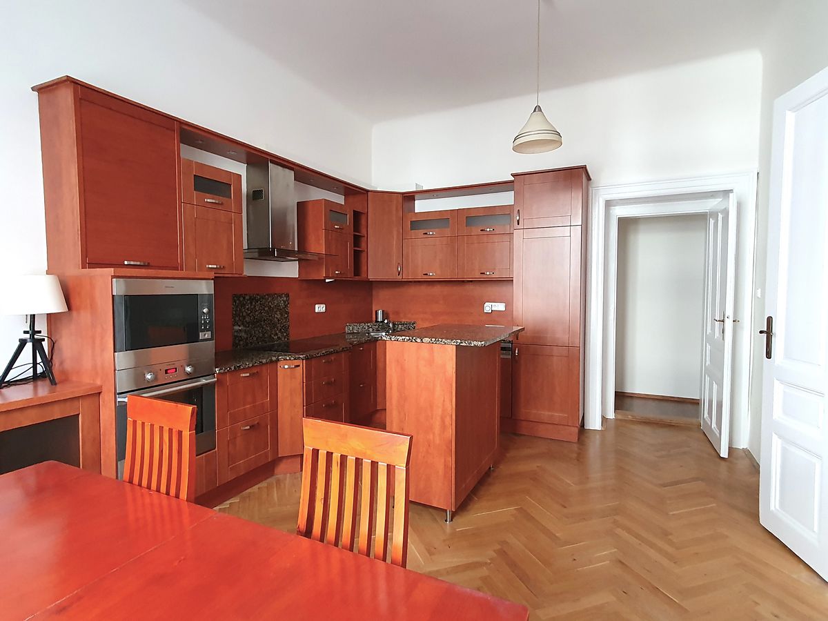 Pronájem bytu 3+1 112 m² – fotografie 2
