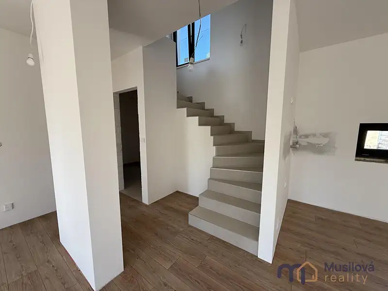 Prodej rodinného domu 150 m², pozemek 700 m², Újezdeček – náhled fotky 3