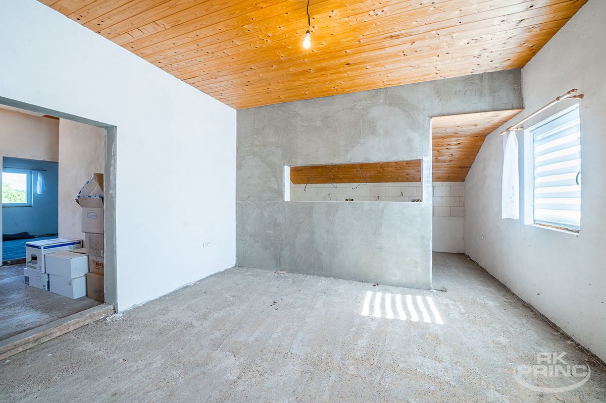 Prodej rodinného domu 240 m², pozemek 1032 m² – fotografie 4