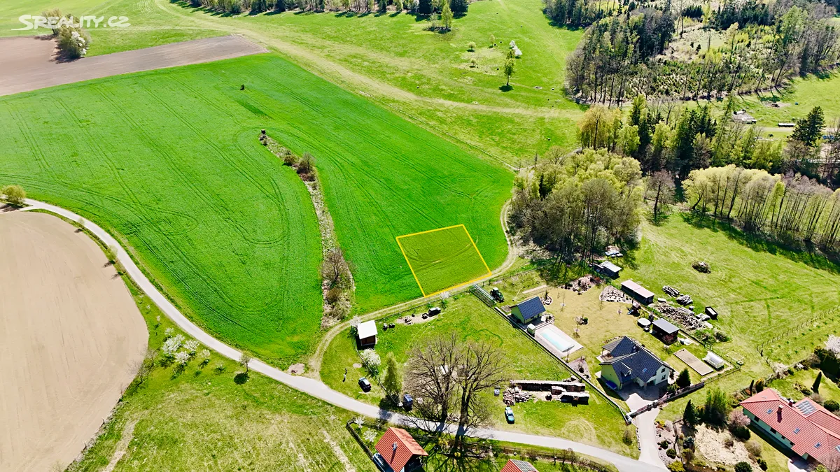 Prodej stavebního pozemku 925 m² – pohled 2