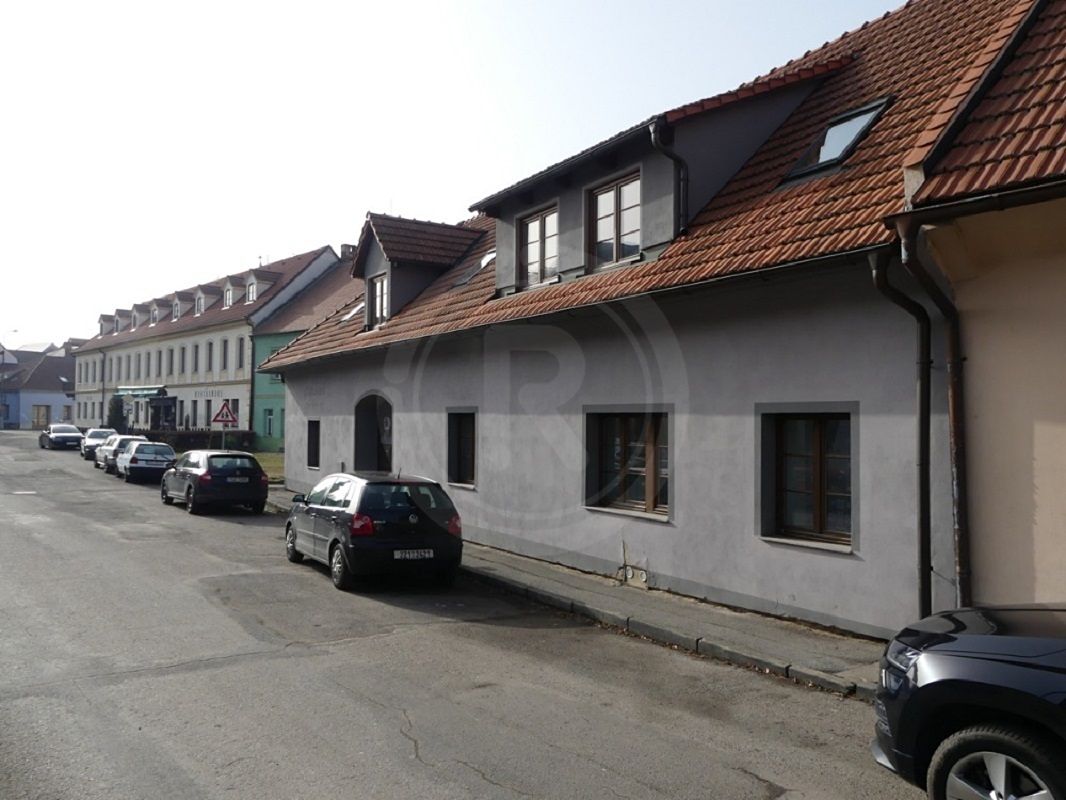 Prodej činžovního domu 450 m²