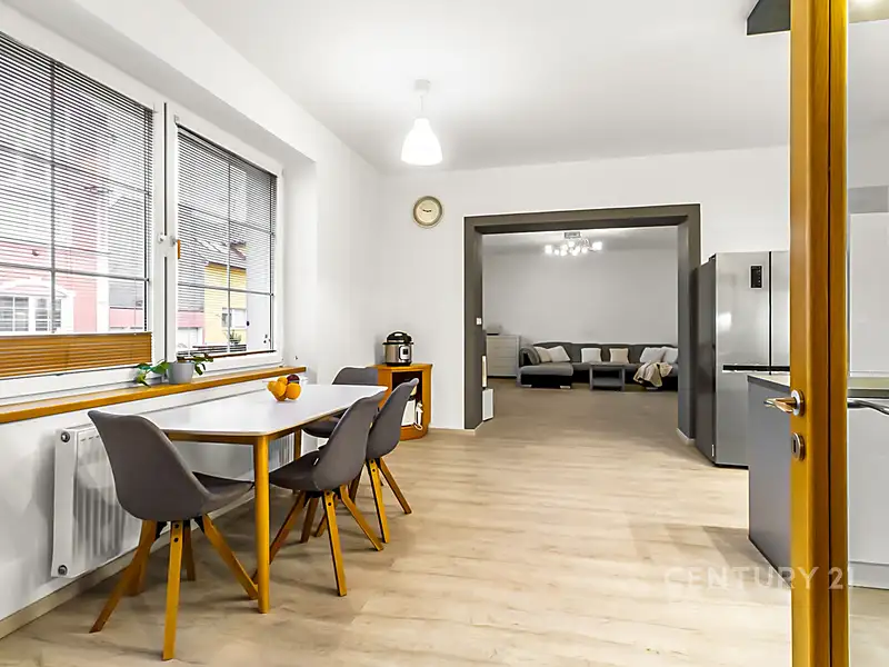 Prodej rodinného domu 410 m², pozemek 967 m², Kladno – náhled fotky 3