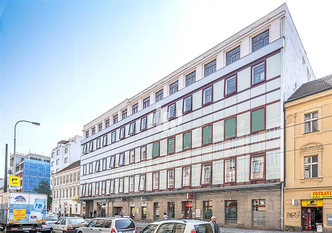 Pronájem kanceláře 548 m²