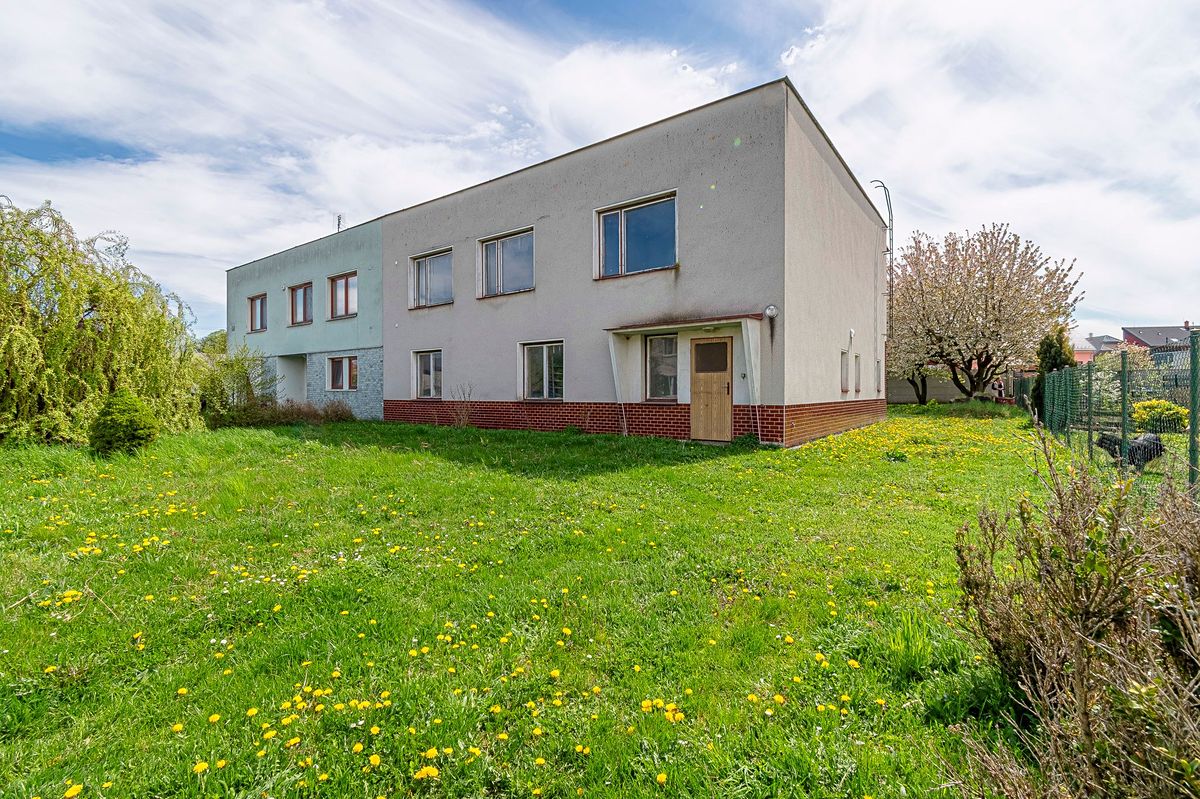 Prodej rodinného domu 240 m², pozemek 648 m²