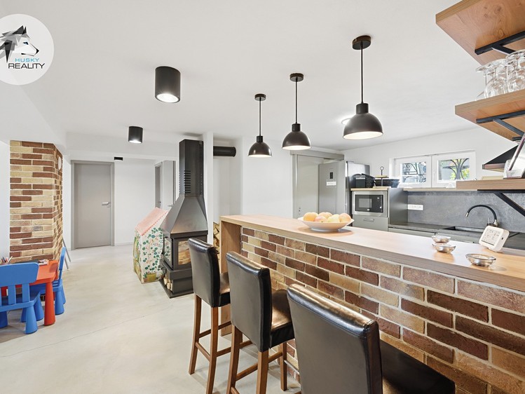 Prodej komerčního prostoru, 319 m² (60 z 80)
