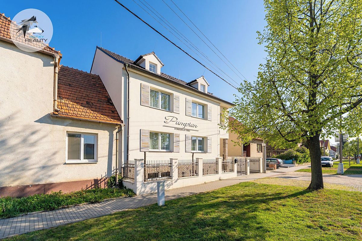 Prodej rodinného domu 319 m², pozemek 434 m²