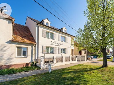 Prodej rodinného domu 319 m², pozemek 434 m²