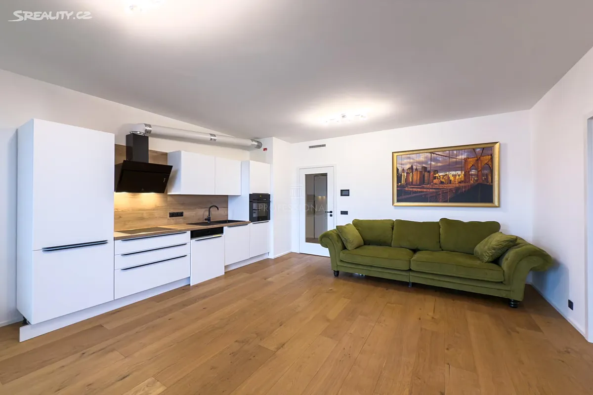 Pronájem bytu 2+kk 57 m², Praha