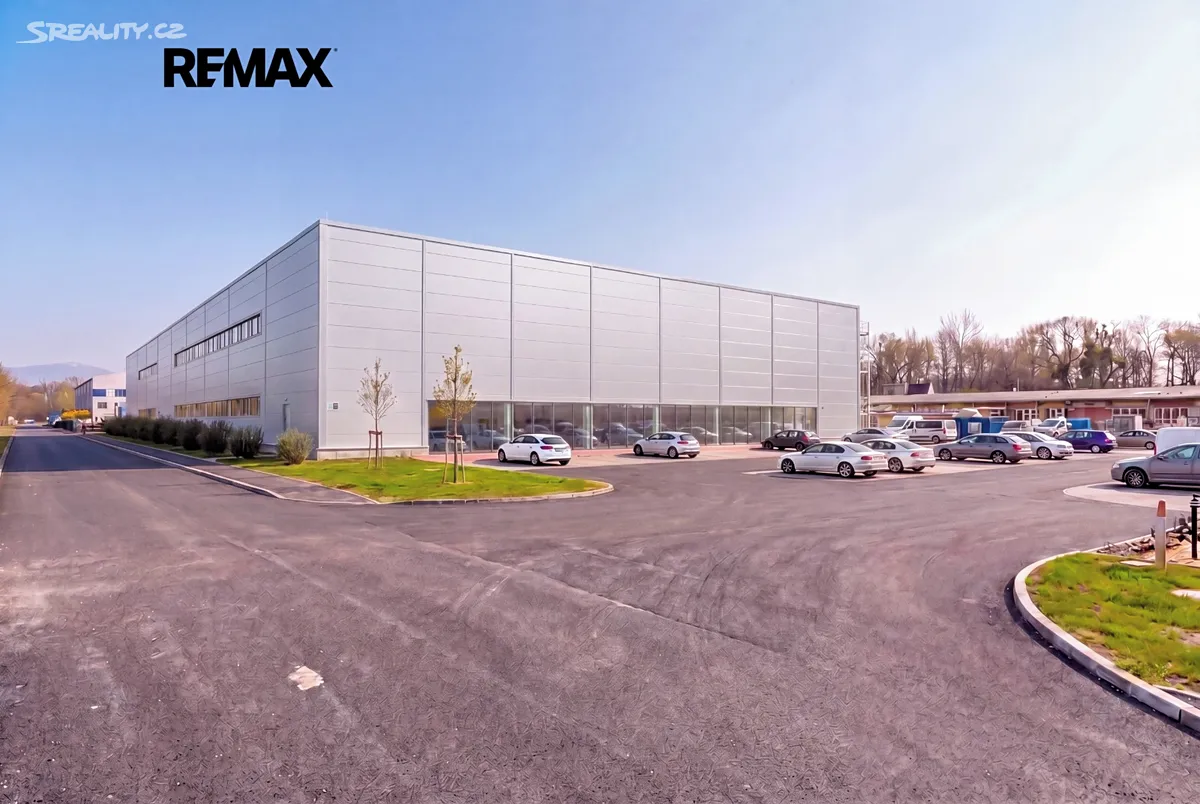 Pronájem obchodního prostoru 1800 m², Staré Město