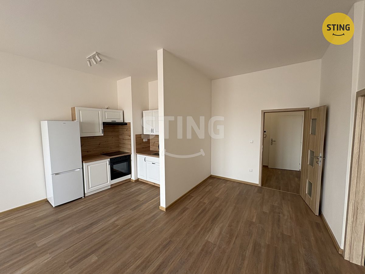 Pronájem bytu 2+kk 76 m² – fotografie 3