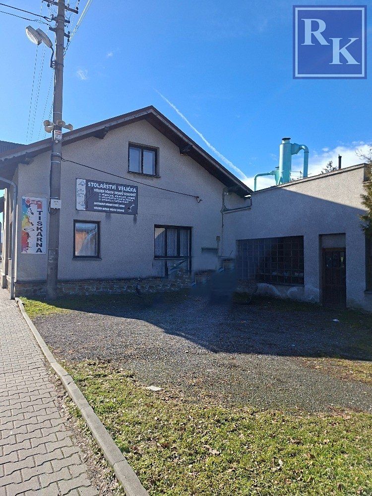 Prodej rodinného domu 300 m², pozemek 1885 m² – fotografie 5